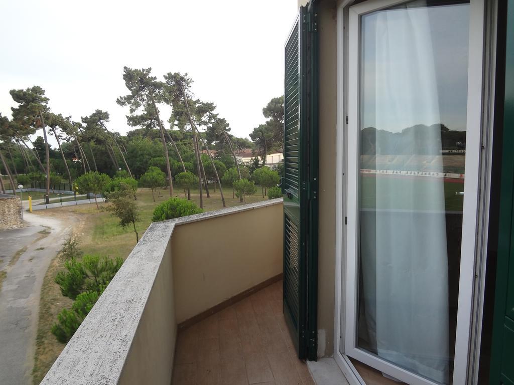 La Pineta Apartment В'яреджо Екстер'єр фото